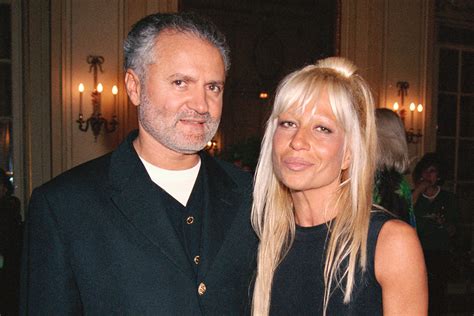 donatella versace sfilata con gianni|gianni versace sister pics.